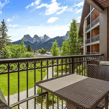 Outstanding Mountain Condo Waterslide And Hot Tub Managed By Little Sister Getaways Canmore Extérieur photo