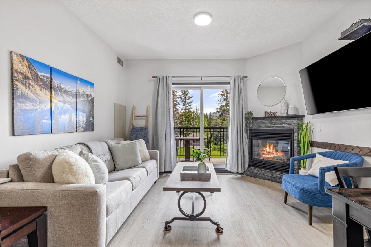 Outstanding Mountain Condo Waterslide And Hot Tub Managed By Little Sister Getaways Canmore Extérieur photo