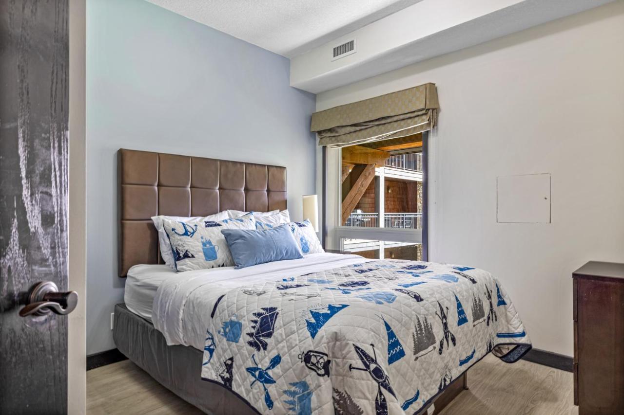 Outstanding Mountain Condo Waterslide And Hot Tub Managed By Little Sister Getaways Canmore Extérieur photo
