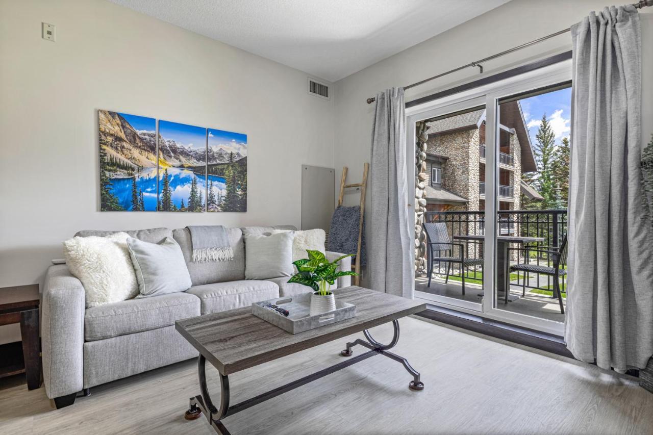 Outstanding Mountain Condo Waterslide And Hot Tub Managed By Little Sister Getaways Canmore Extérieur photo