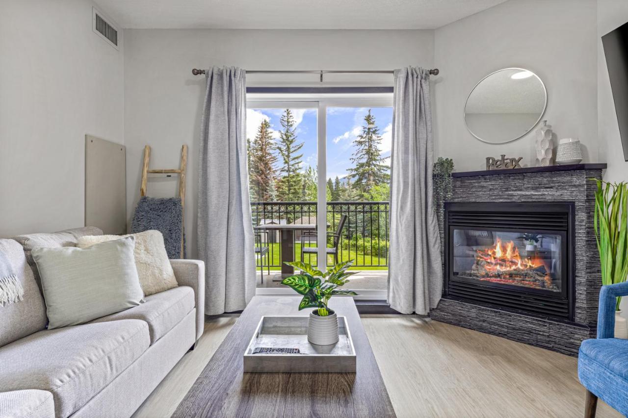 Outstanding Mountain Condo Waterslide And Hot Tub Managed By Little Sister Getaways Canmore Extérieur photo