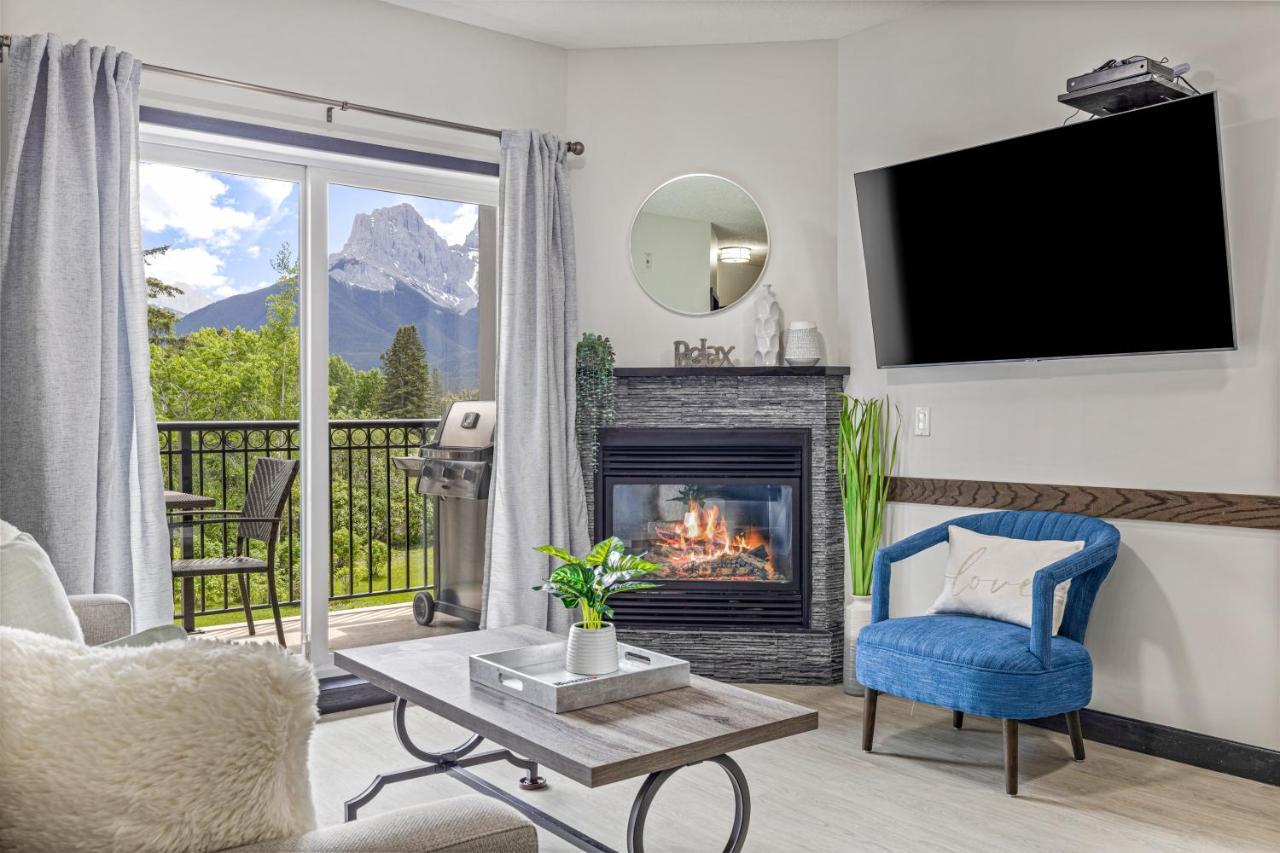 Outstanding Mountain Condo Waterslide And Hot Tub Managed By Little Sister Getaways Canmore Extérieur photo