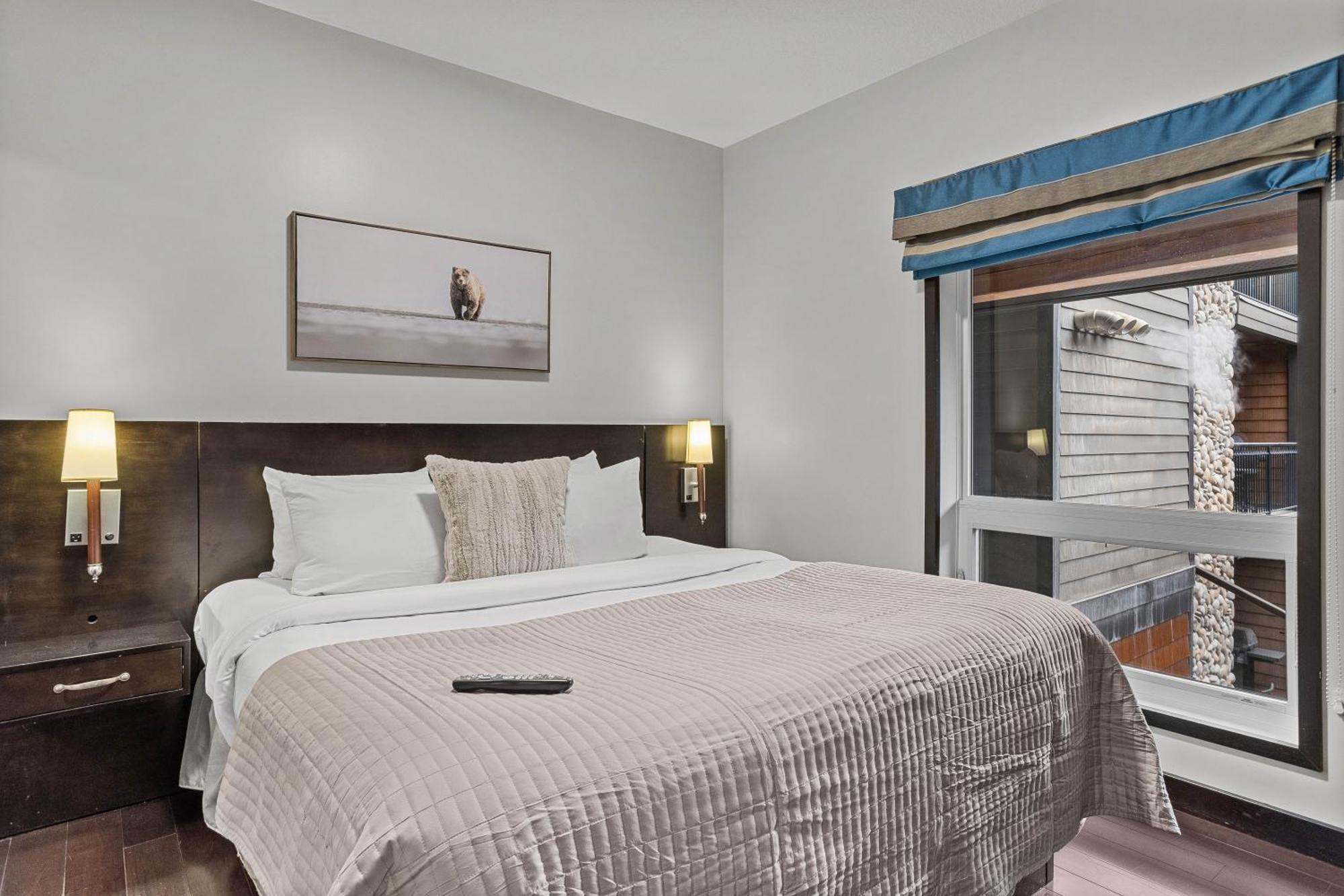 Outstanding Mountain Condo Waterslide And Hot Tub Managed By Little Sister Getaways Canmore Extérieur photo