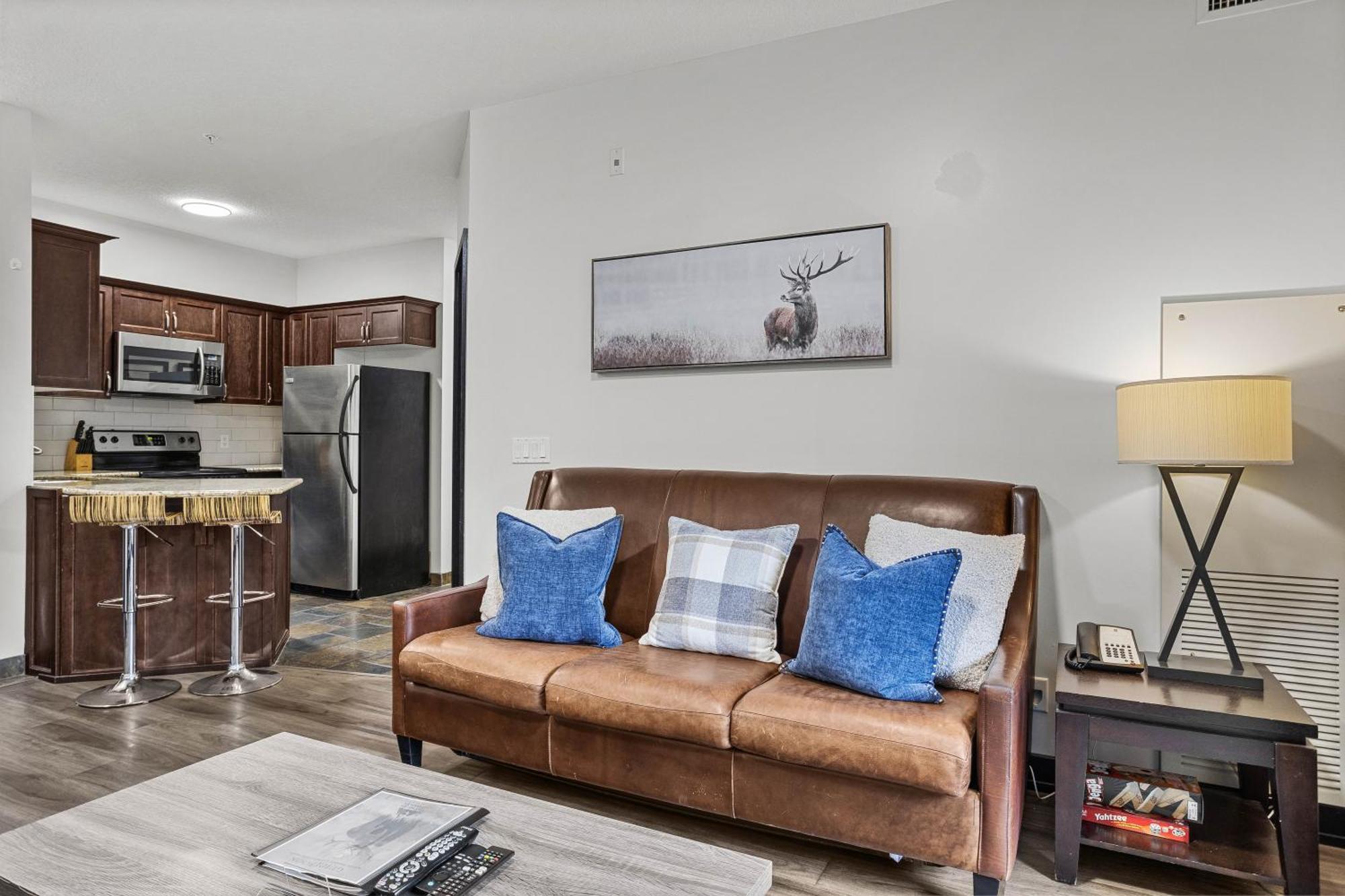Outstanding Mountain Condo Waterslide And Hot Tub Managed By Little Sister Getaways Canmore Extérieur photo